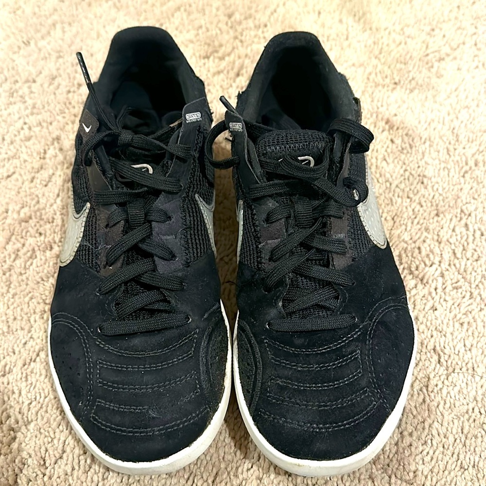 Nike Streetgato Shoes Indoor Soccer cleats Youth size 3